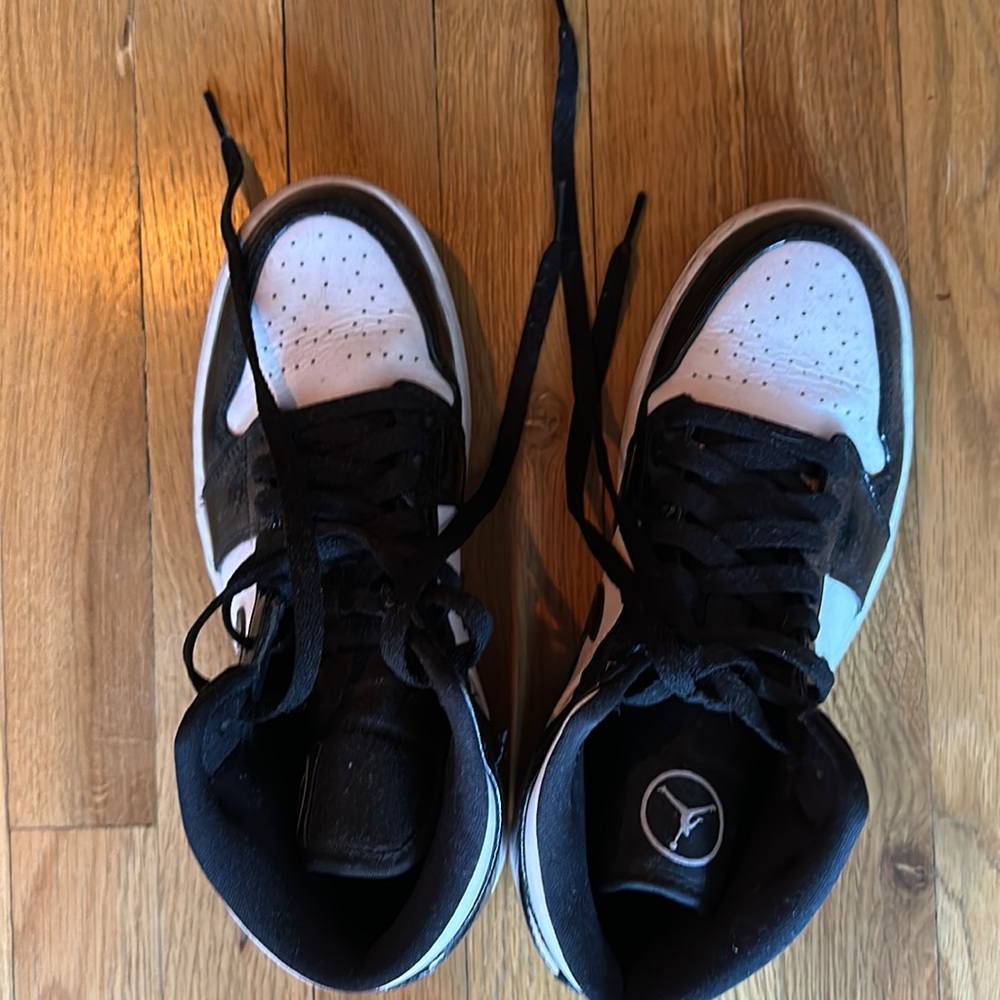 Nike High Dunks, barely worn. Men’s 7, women’s 8